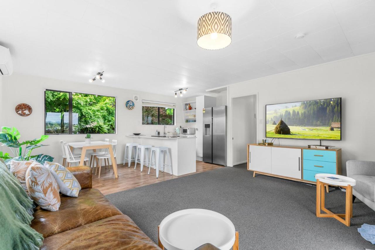 Sunrise Point - Snells Beach Holiday Home Bagian luar foto